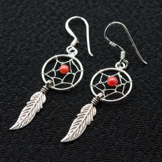 Hook earring Dreamcatcher with red stone and feather, round (silver, 925 assay value) (ehs-029)