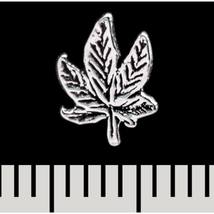 Hemp Leaf stud earring (sterling silver, 925) (sn-049)