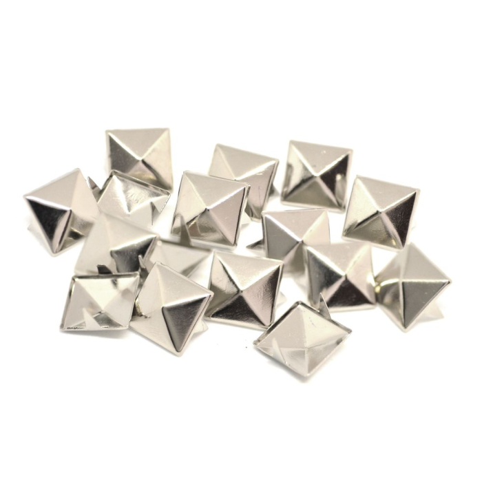 12*12 mm Pyramid, Package (50 Pieces) Rivet
