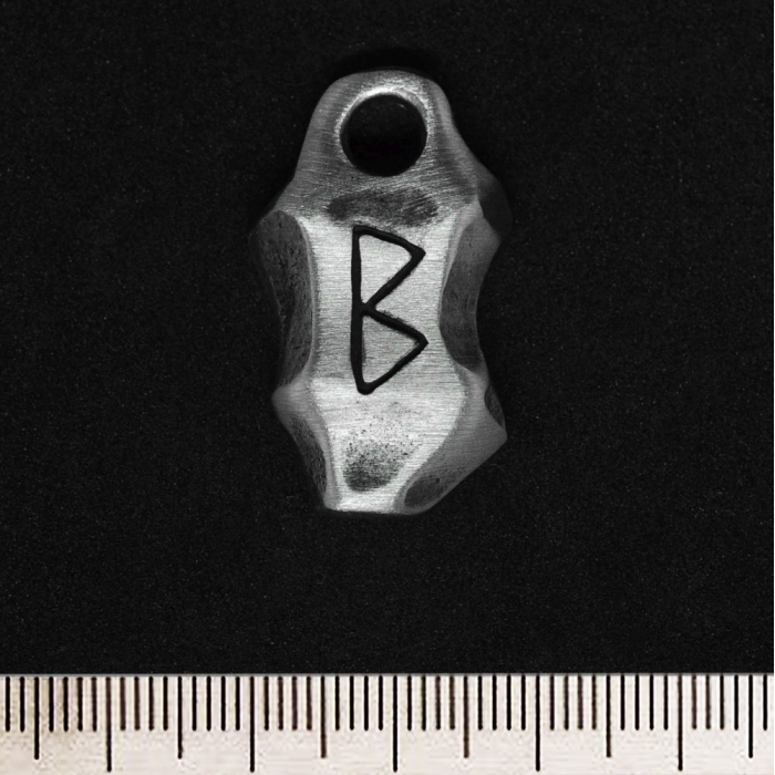 Berkana Rune (pth-116) Pendant