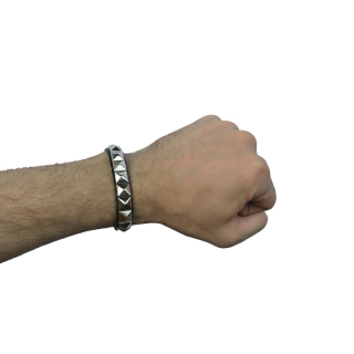 1 Row Pyramid №6 Wristband