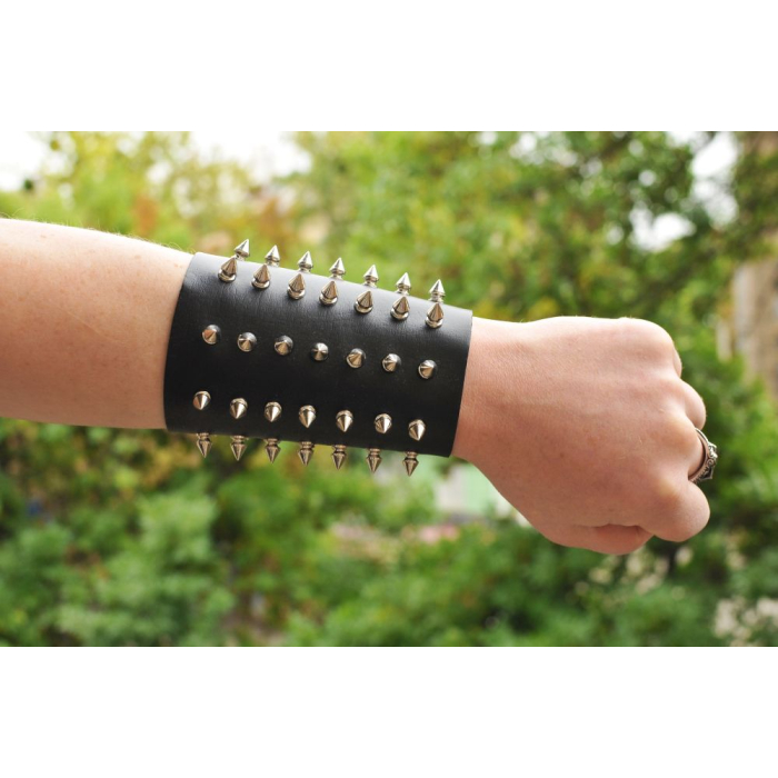 Figured Spike BBL-196 Medium Bracer