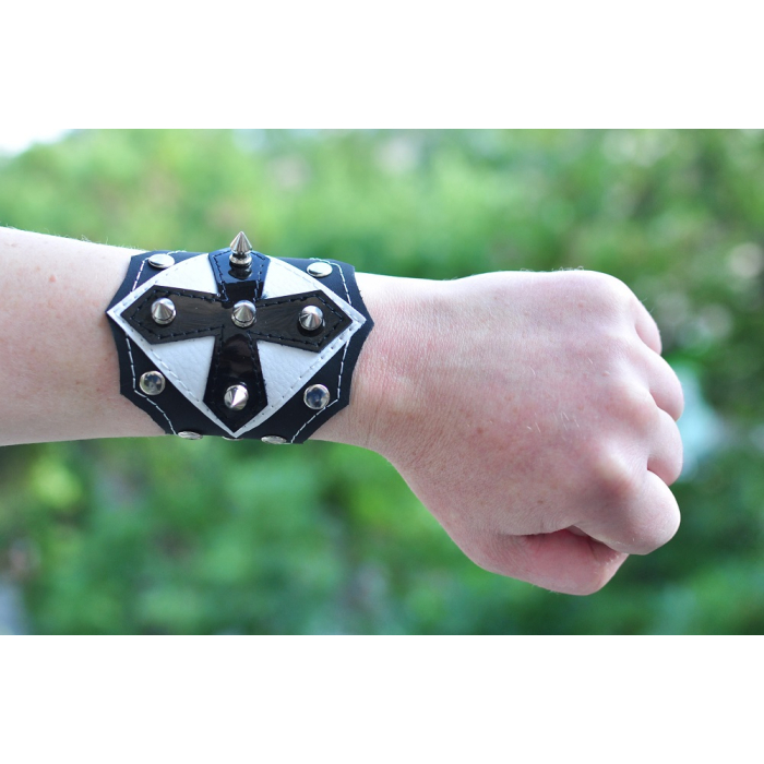 Cross on a White Background, Small Spike and Holnitens Figured №330 Bracelet