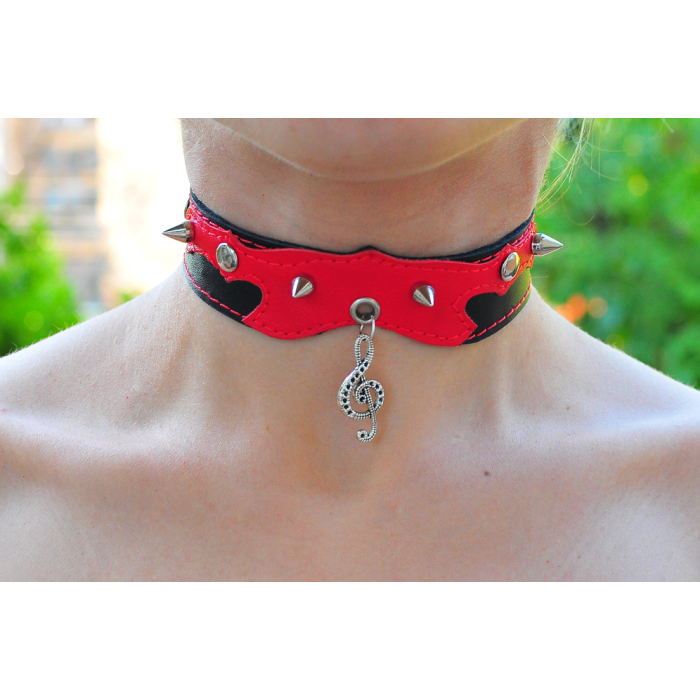 Treble Clef with a Pattern Pendant (Silver Color) (ar-005) Collar