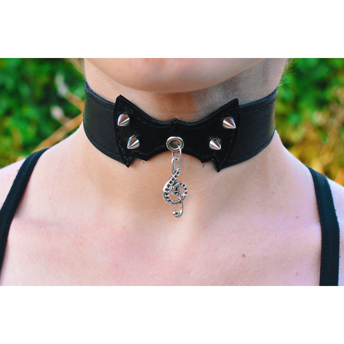 Treble Clef with a Pattern Pendant (Silver Color) (ar-004) Collar