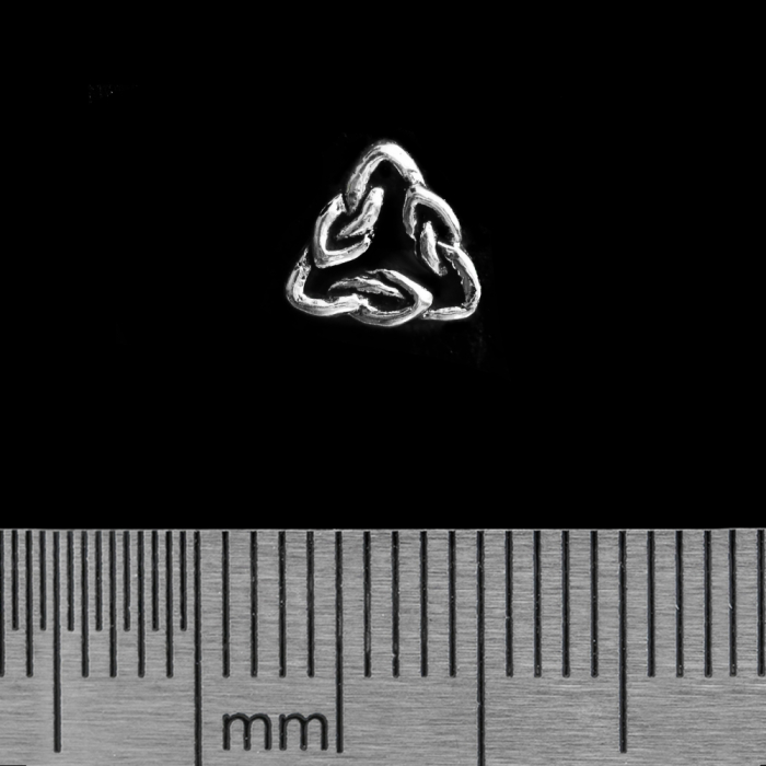 Celtic Triangle Pattern (925 Silver) Stud Earring