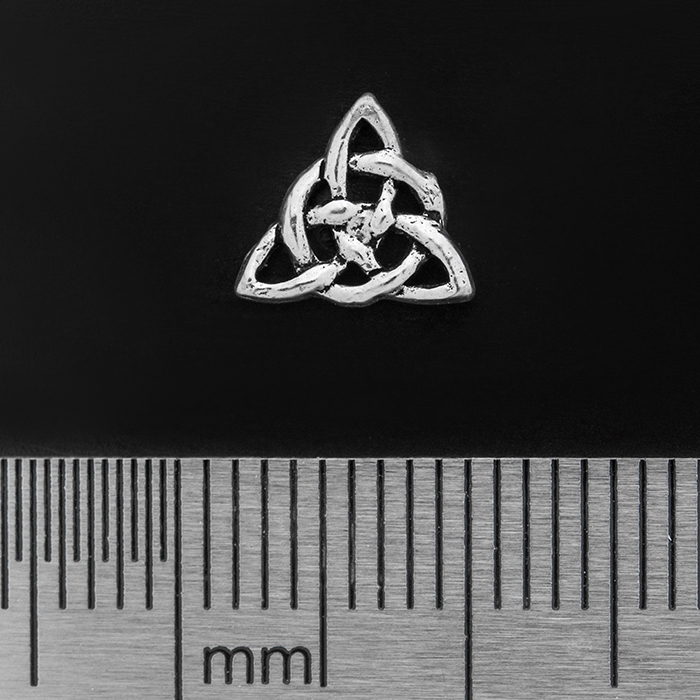 Triquetra (925 Silver) Stud Earring